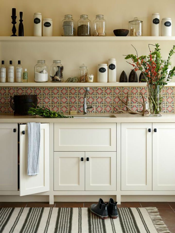 Interiors With a WOW Factor 225