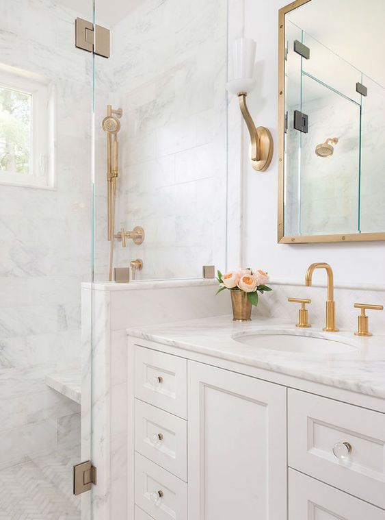 Bathroom Ideas With Gold Touches 26