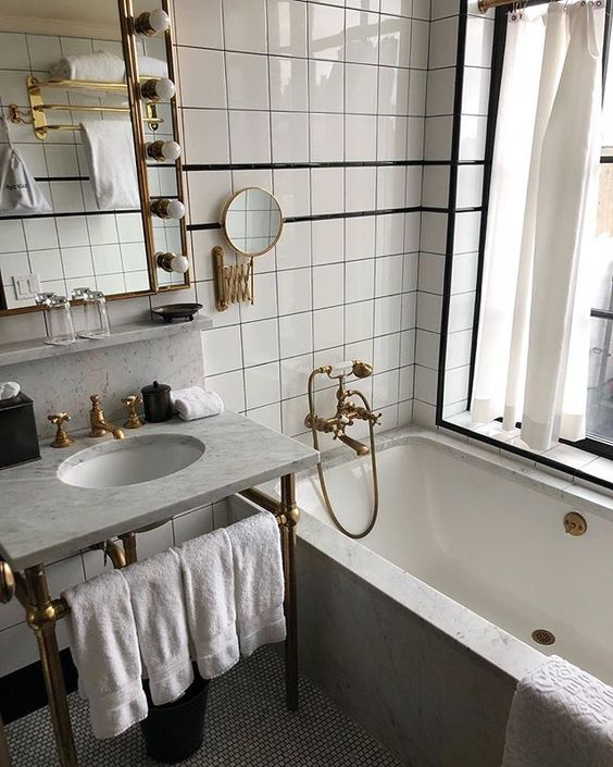 Bathroom Ideas With Gold Touches 32