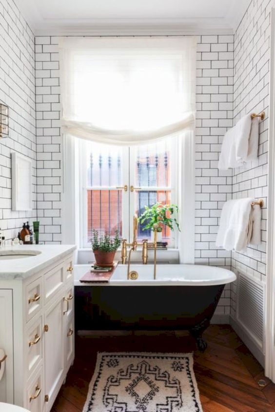 50 Bathroom Ideas With Gold Touches