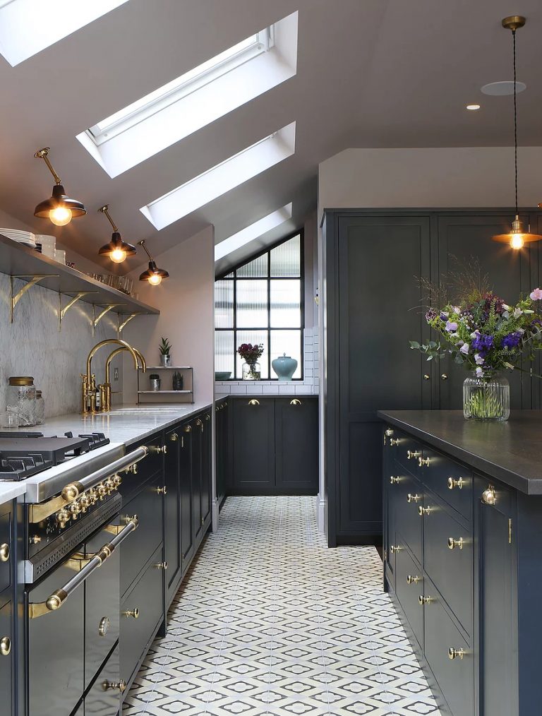 Amazing Kitchen Design With Touches Of Gold