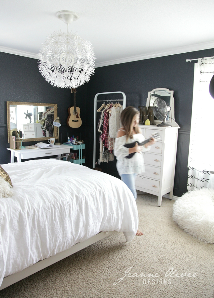 Amazing Teen Girl’s Bedroom Makeover