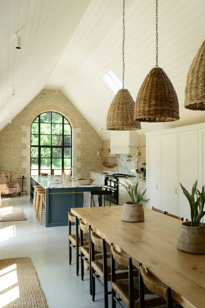 Classic English Kitchen Designs