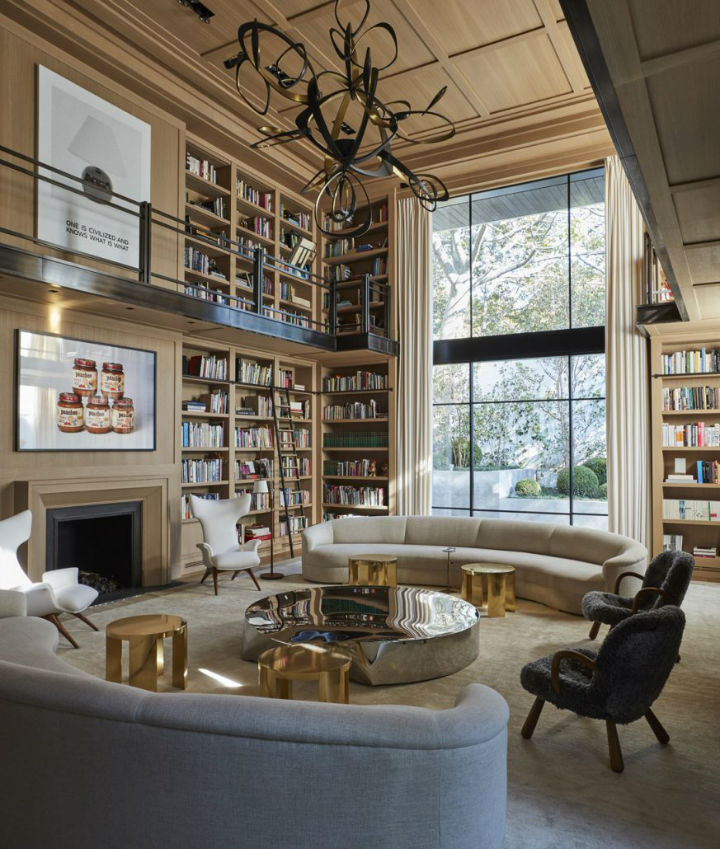 Between Contemporary and Classical Interiors