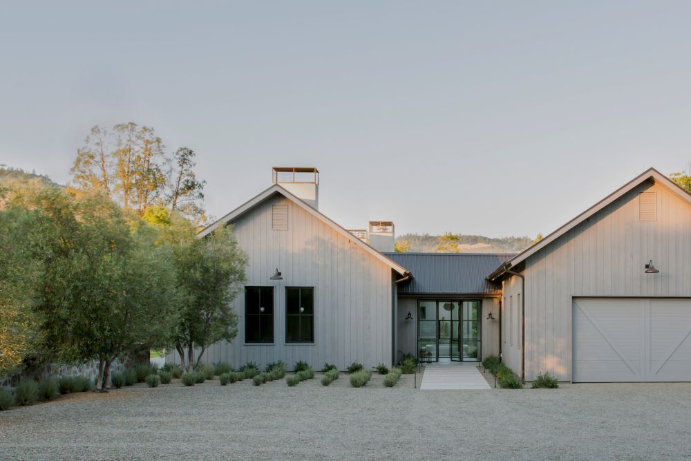 The gabled roofs give the volumes a nice rustic appearance without completely taking over the design