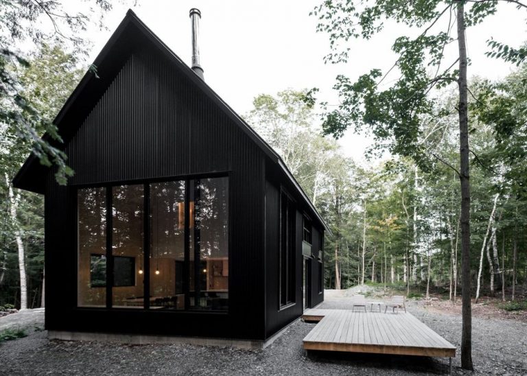 25 Houses That will Make You Want to Paint Yours Black Too