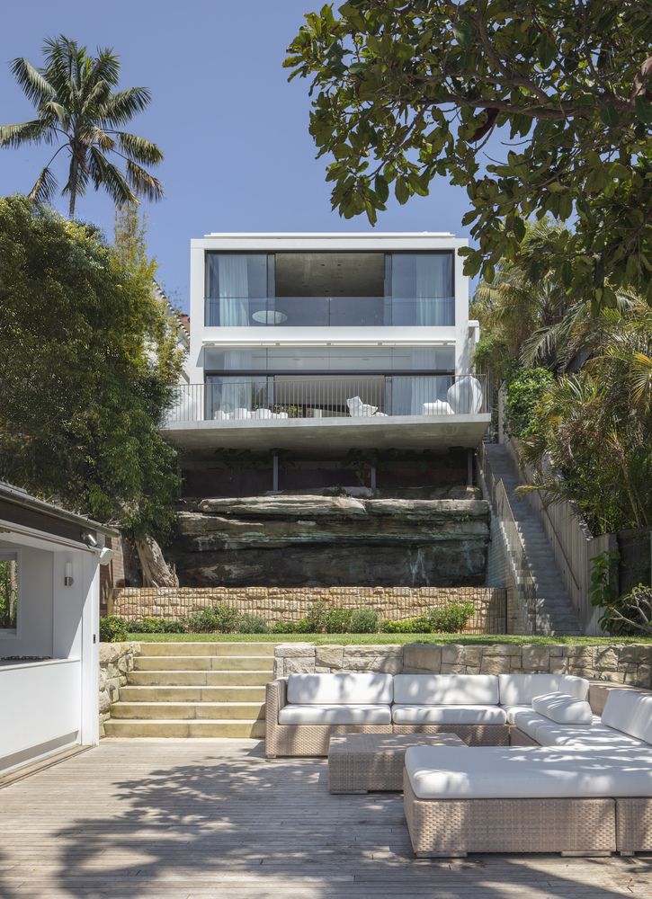 Unique House In Sydney Resembles A Huge Undulating Sculpture