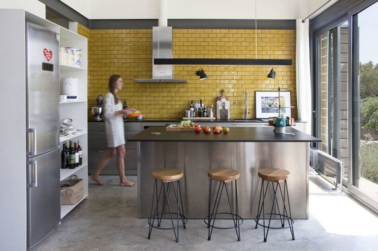 Stylish Kitchens With Timeless Subway Tile Accents
