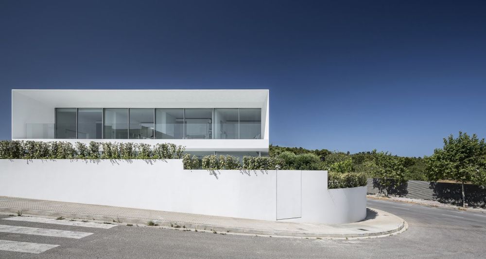 The corner plot offers multiple advantages, the views being the most significant one