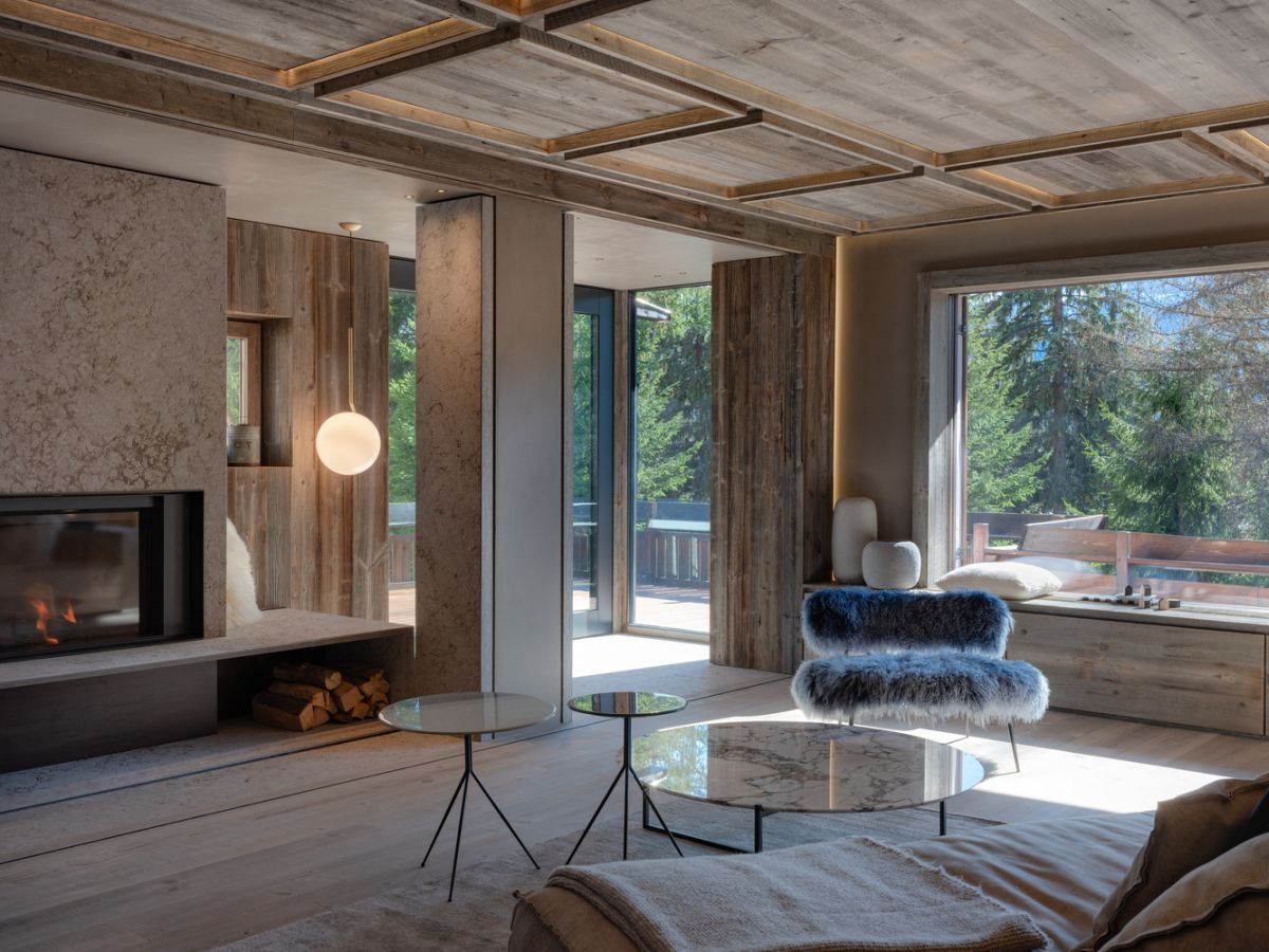 The social areas, on the other hand, have large panorama windows which let in light and beautiful views