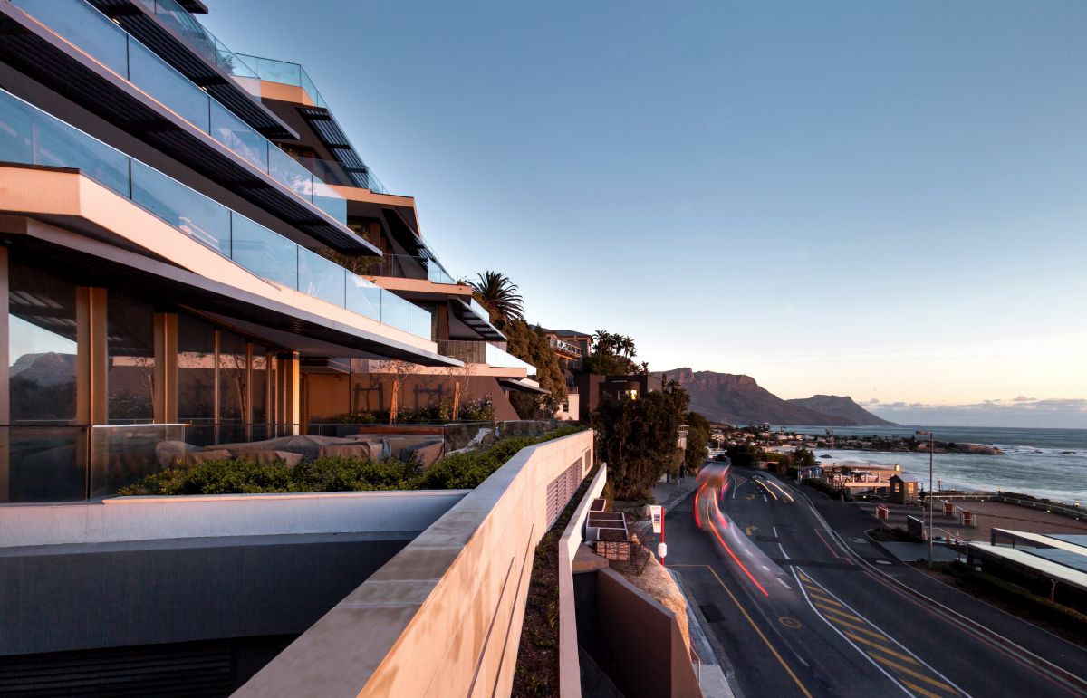 The apartments have large open terraces oriented towards the ocean