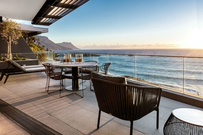 Living By The Ocean – A Gorgeous Apartment In Cape Town