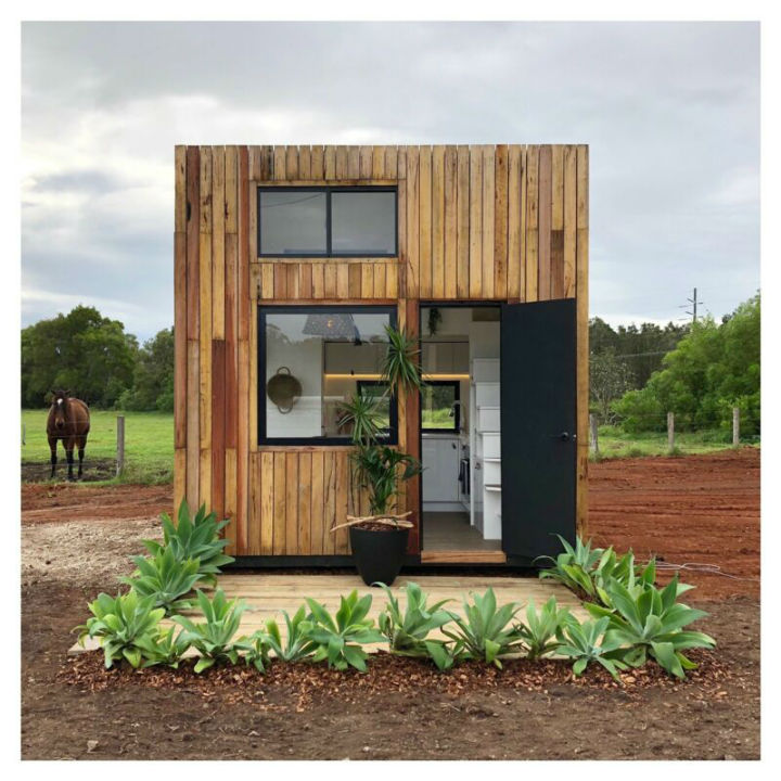  Luxurious Tiny Conventional Home 8
