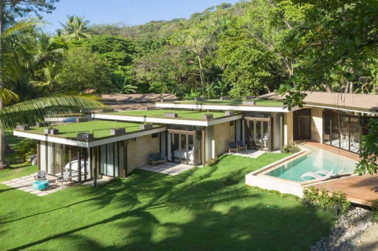 Two Amazing Houses Shaped by The Amazing Costa Rican Landscape