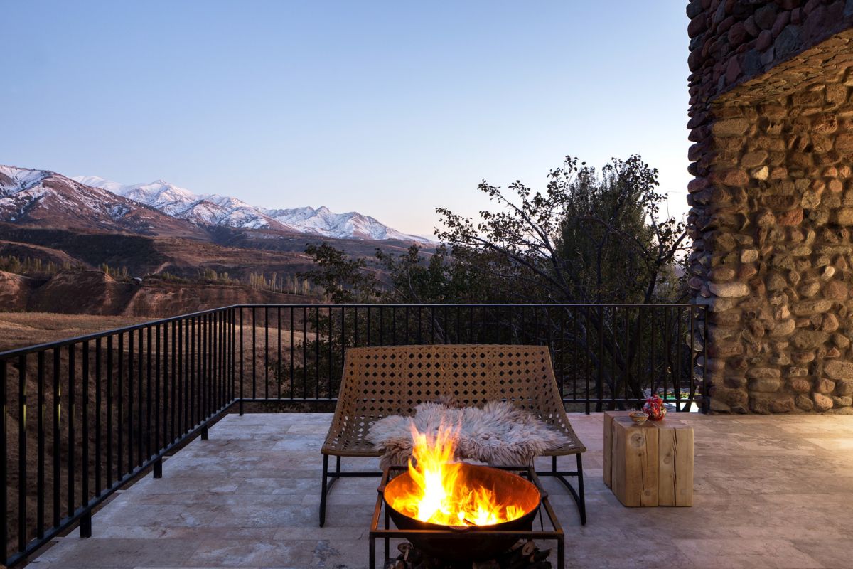 Like many other houses in the area, this one has ample terrace spaces