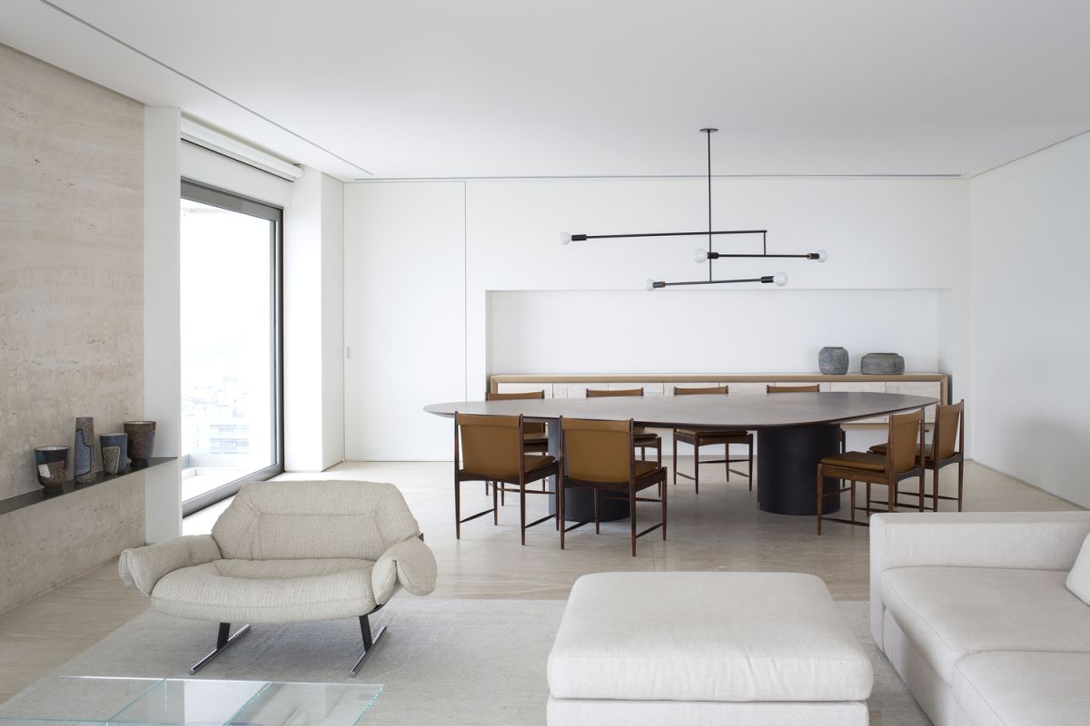 A series of sliding doors offer flexibility throughout the apartment allowing spaces to be unified