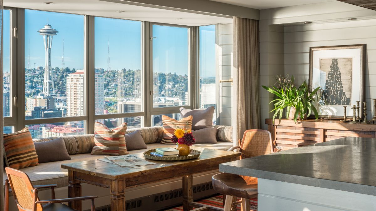 The apartment also offers a magnificent view of downtown Seattle which gives an urban vibe