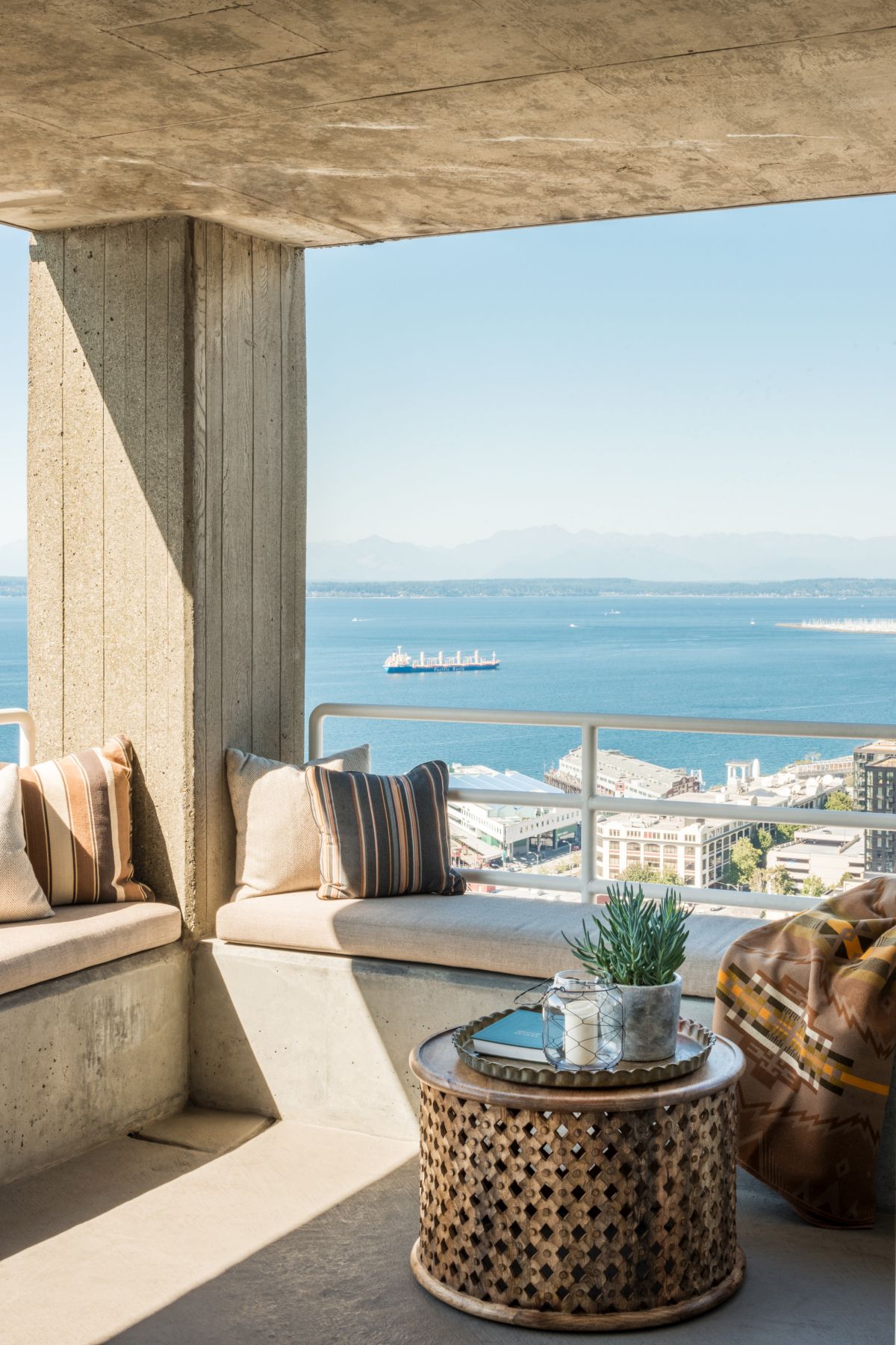 The panoramic views are the main focal point of the apartment's new interior design