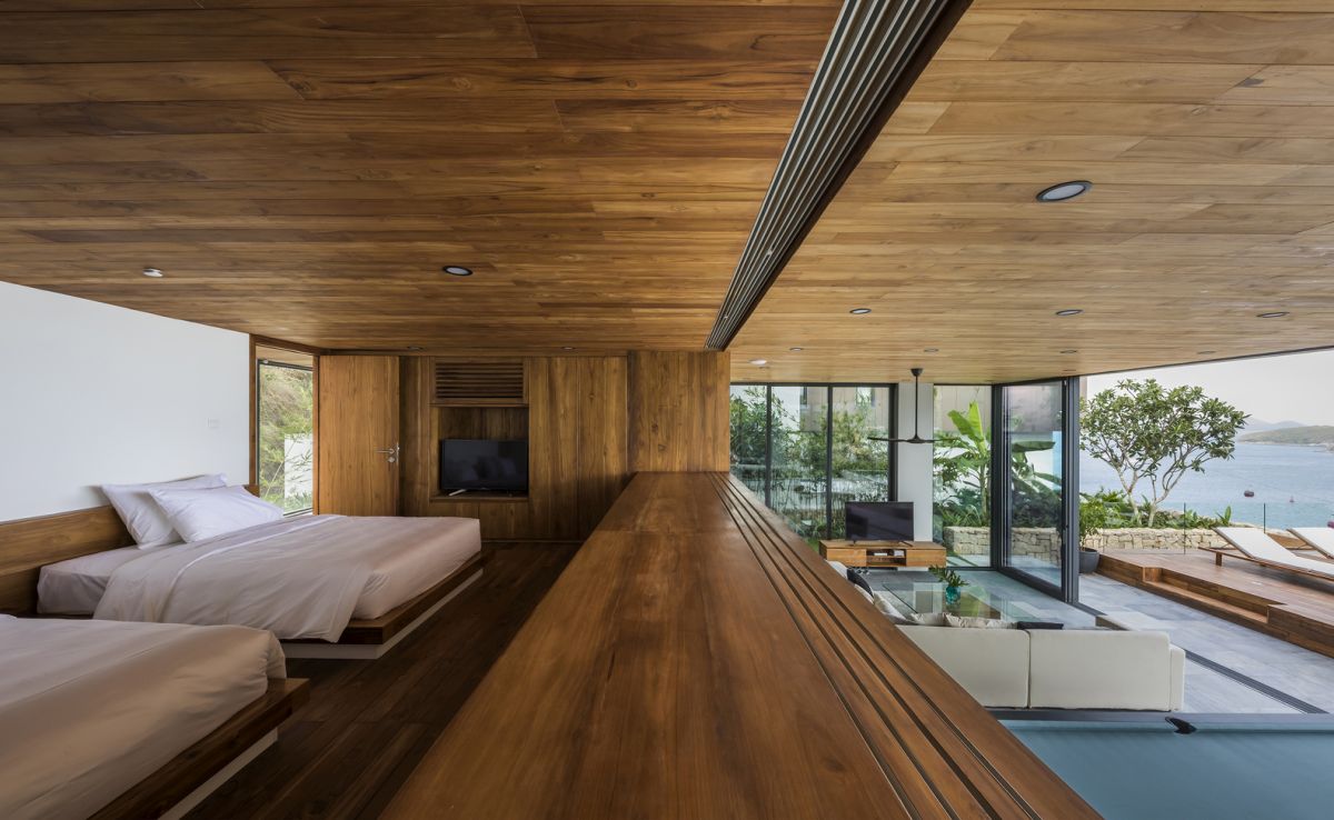 The interior is optimized to take full advantage of the views. This is the mezzanine sleeping area