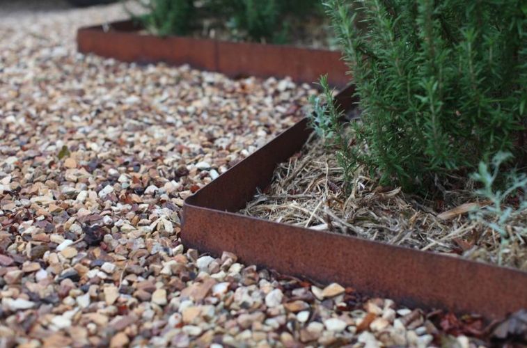 10 Lawn Edging Techniques Great For DIY Landscaping