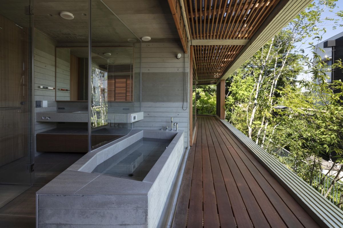The interior spaces are framed by terraces which can either be open or closed
