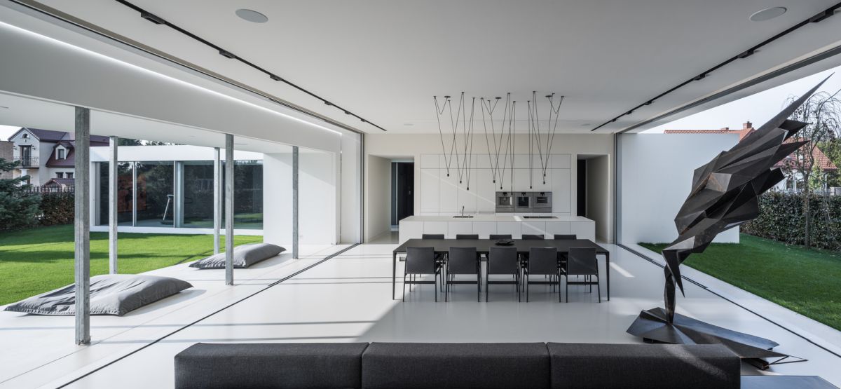 The Quadrant house is minimalist inside and out and looks bright, airy and stylish from every angle