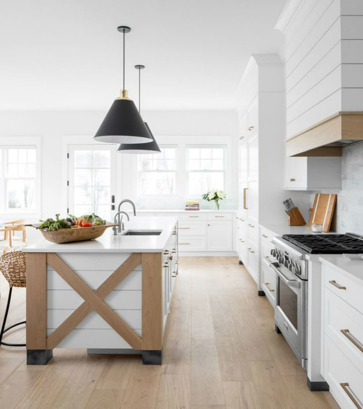 timeless and airy kitchen design