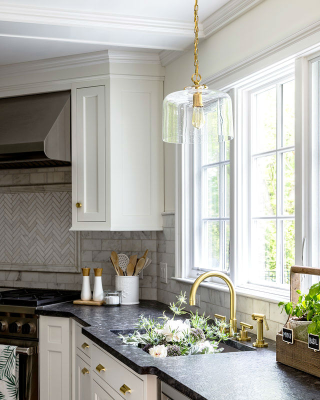 timeless white kitchen 