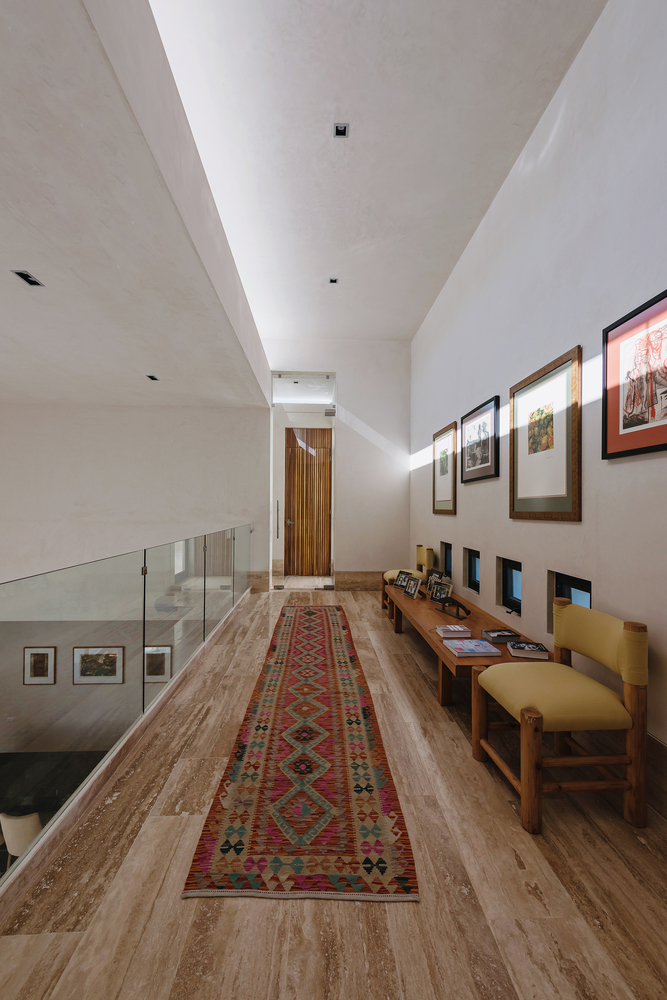 The private and the social sections of the house act as separate, independent areas