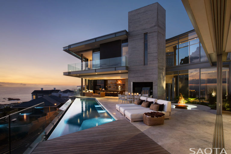 Modern South African Residences in perfect sync with their surroundings