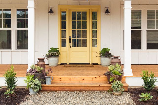 Farmhouse Front Door Decors That Turn Houses Into Homes