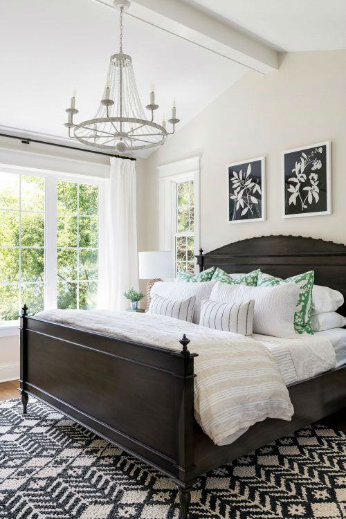 Beautiful Lake House interior 24