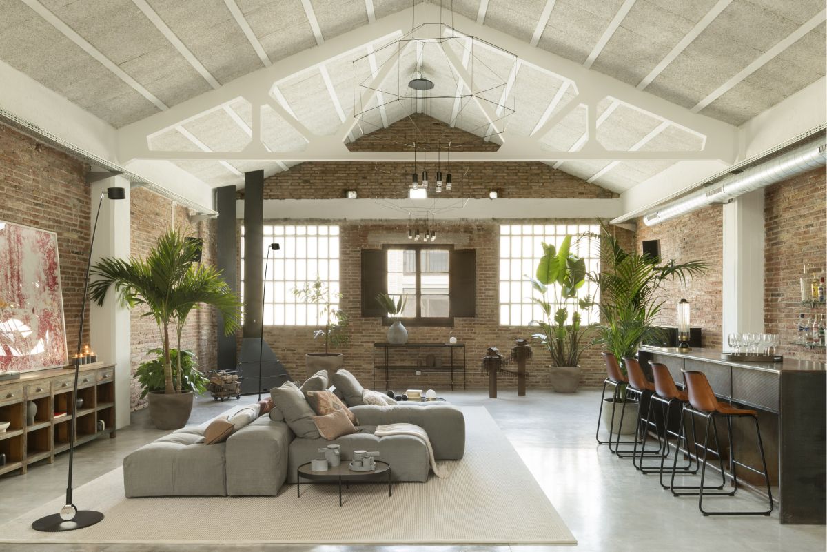 Vegetation plays an important role in the overall interior design of the loft