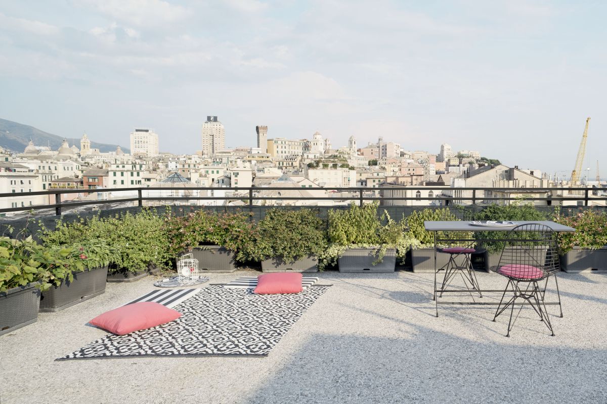 The roof terrace is the perfect observation spot, offering a panoramic view over the city