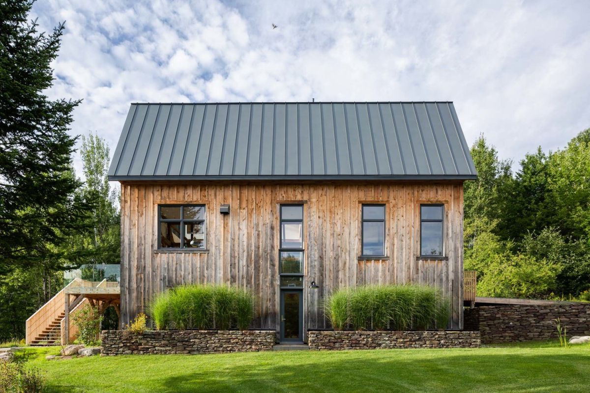 The original structure of the barn was entirely preserved and reinstalled