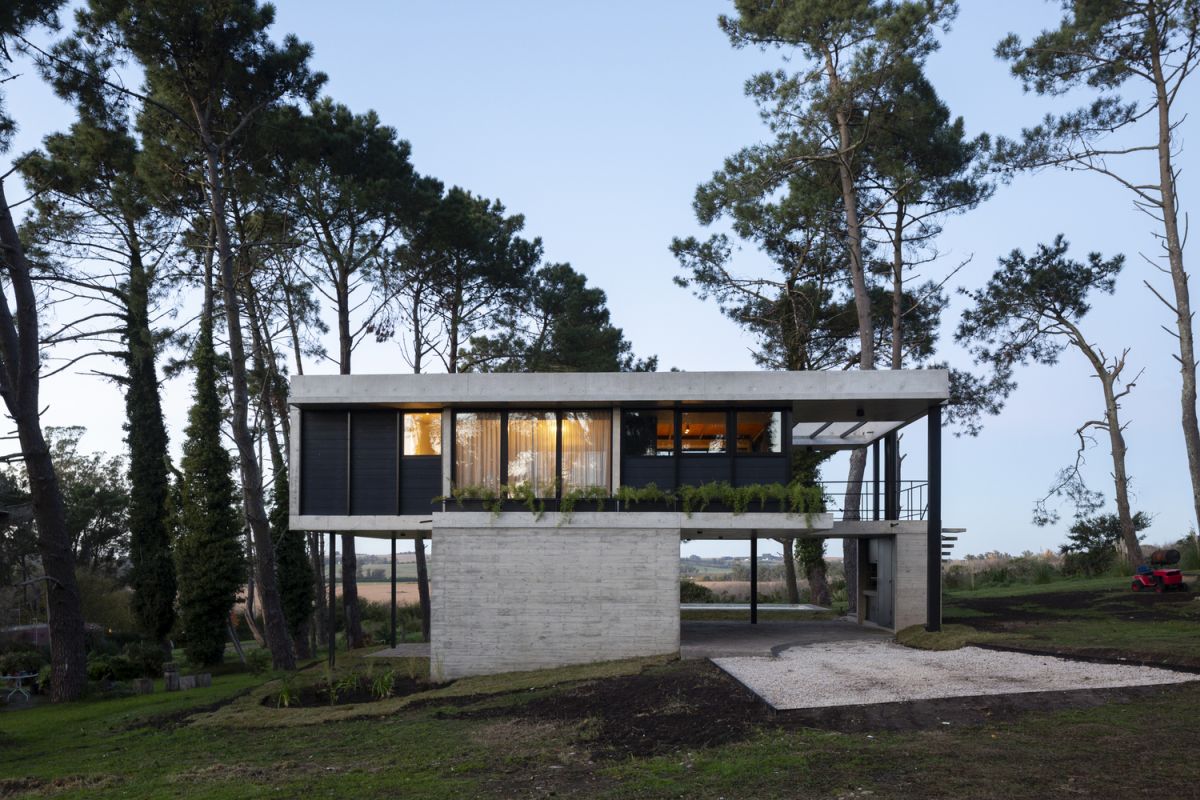 The ground floor is not a solid block but rather a solid frame for the beautiful countryside views