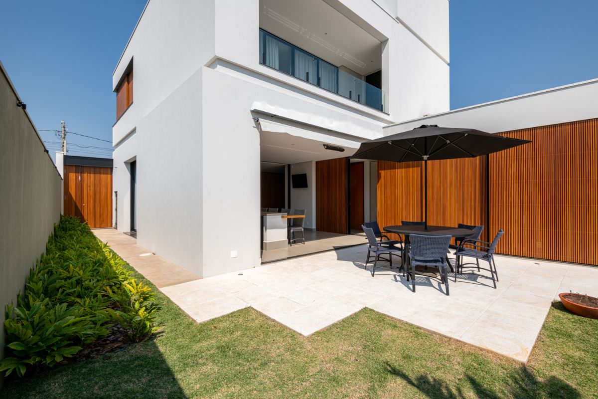 The site is small and the outdoor volumes are not extensive but even so they're quite diverse