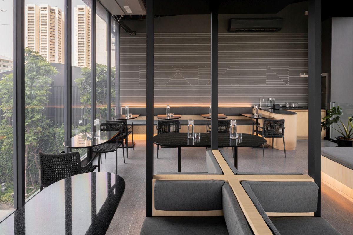Accent LED lights integrated into the tables and the seats create a very pleasant and comfortable ambiance