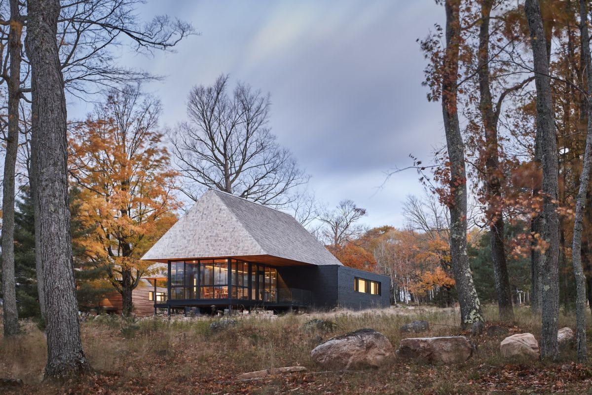 The cabins blend in with their surroundings and ensure minimal disruption to the land