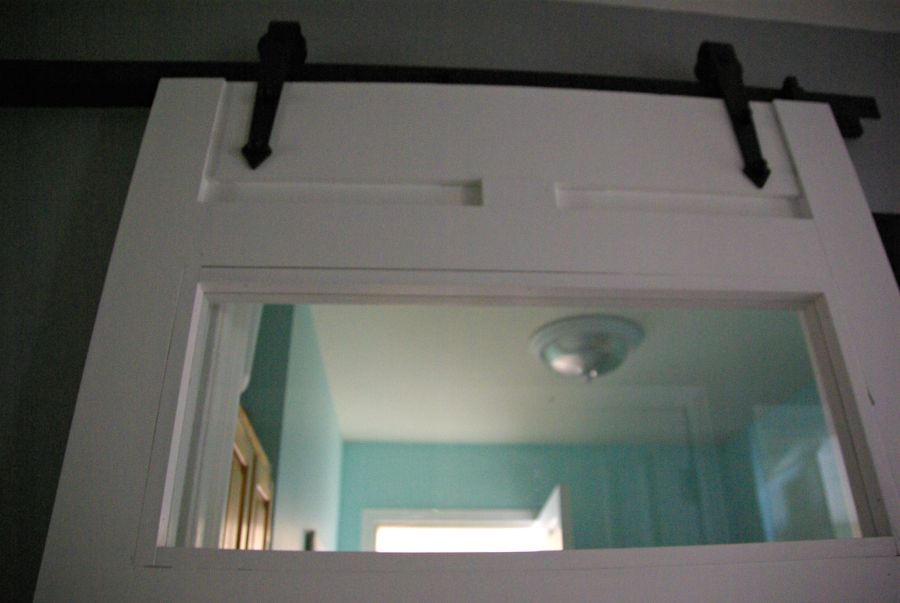 https://www.decorpion.com/wp-content/uploads/2019/10/the-best-bathroom-mirrors-with-built-in-led-lights.com