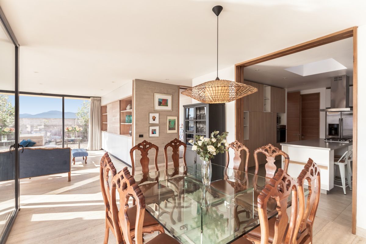 The interior design is simple, bright and inviting, with a hint of traditional charm