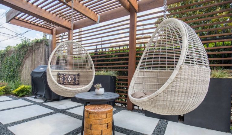 The Best Swing Chairs for Patios, Gardens and Backyards