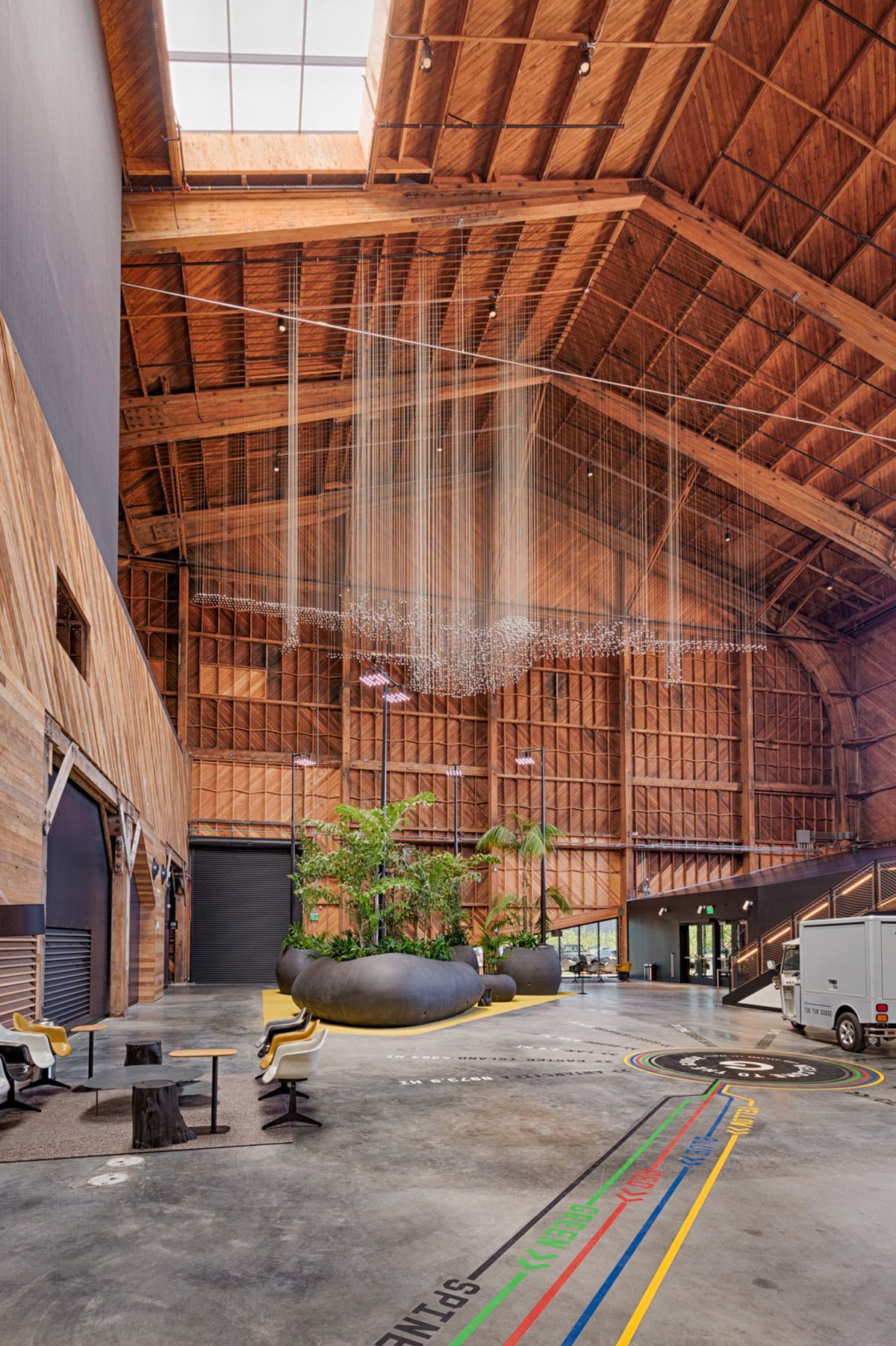 The movement between the floors and the different areas is very fluid and open