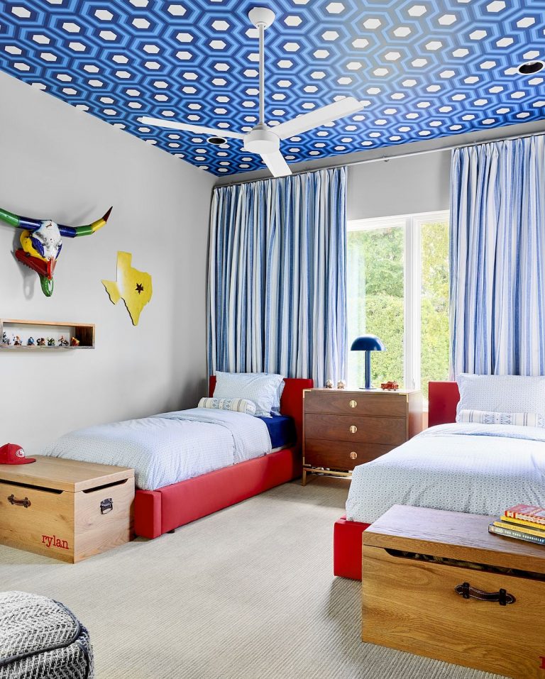 Wallpaper on the Ceiling: Ideas to Make Kids’ Rooms Even More Brilliant!