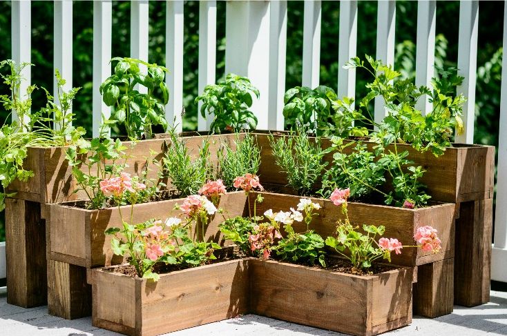 Beautiful DIY Planter Box Ideas That Anyone Can Build