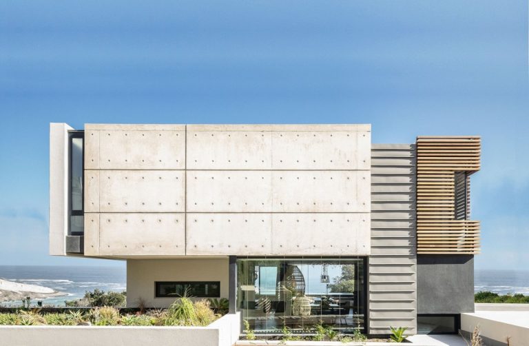 Cape Town House Makes The Most Of Its Surroundings Despite Site Constraints