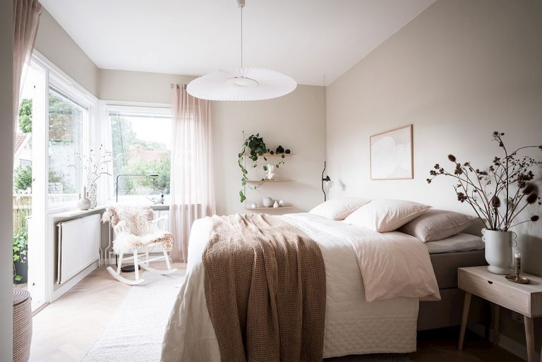 Winter Bedroom Decorating Trends: From the Classy to the Cozy